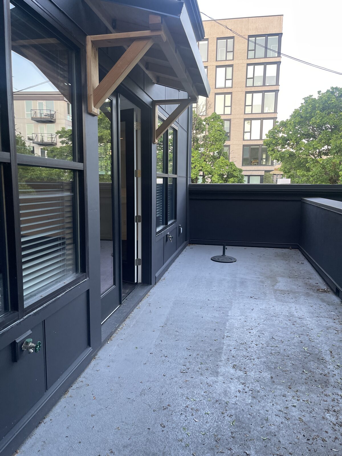 Private balcony and outdoor space at 1815 NW Overton office for lease in NW Portland Slabtown