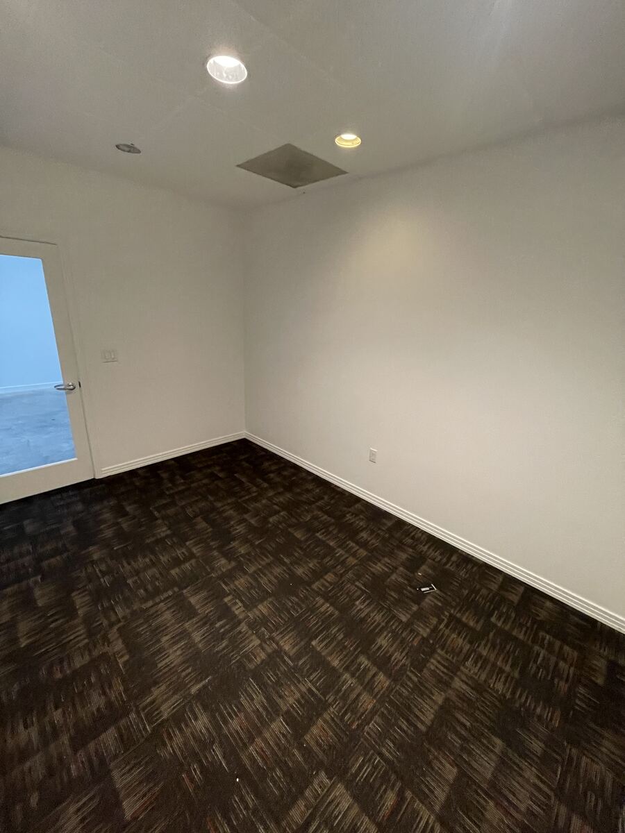 Private studio space for lease in NW Portland Slabtown neighborhood at 1815 Overton